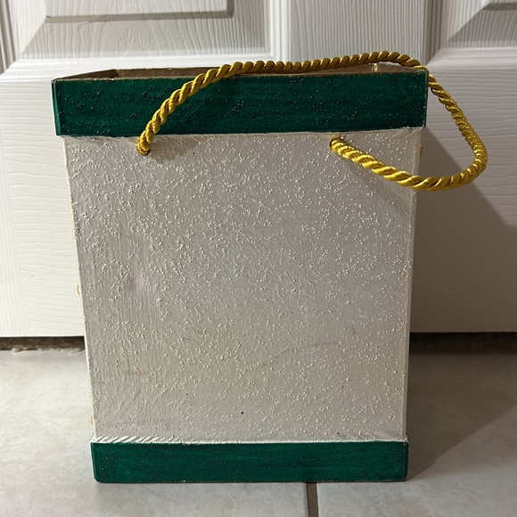 Decorative Christmas Basket Hand Crafted in Philippines with Gold Rope Handles - Picture 3 of 7